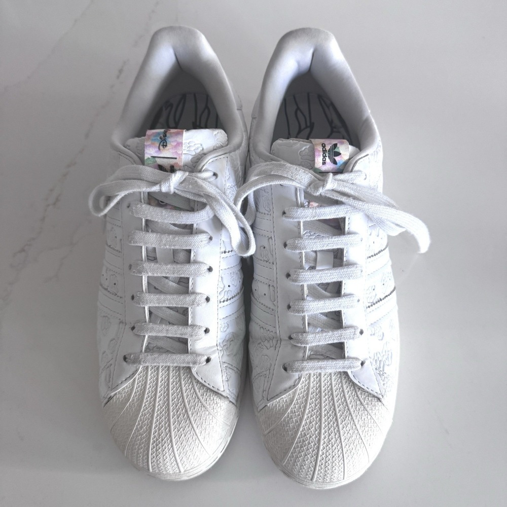 Adidas Disney Bambi Superstar Sneaker Womens 9.5 White Floral Embossed Shell Toe - Picture 3 of 9
